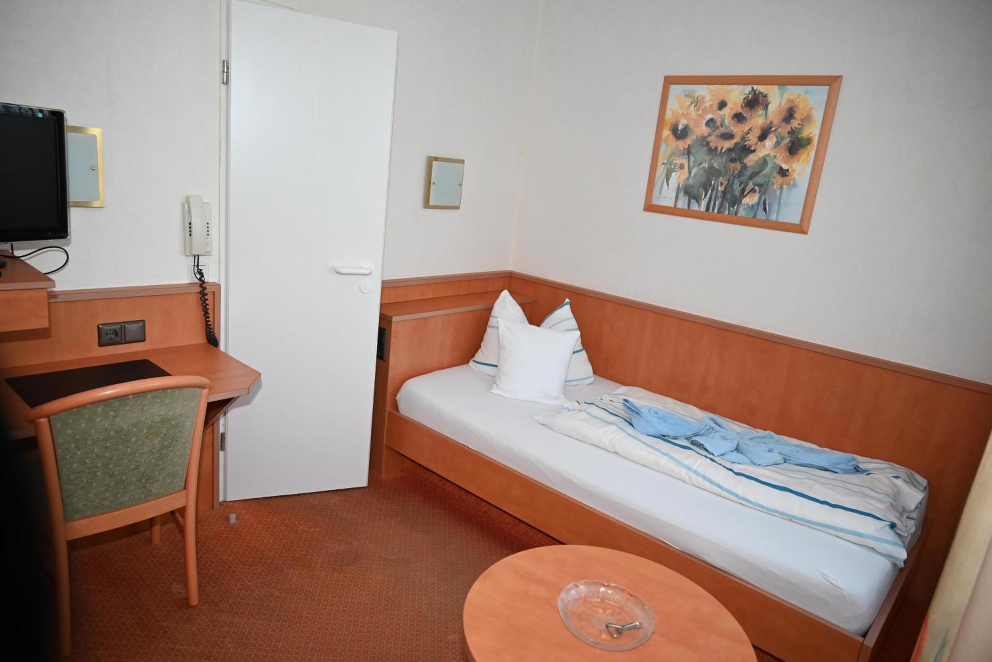 Passat Hotel *